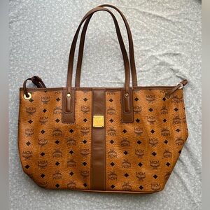 МСМ Liz Reversible Medium Tote